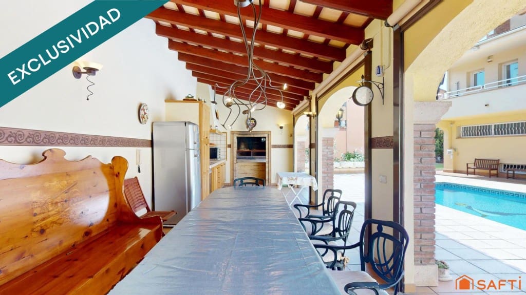 5 soverom Villa til salgs i Girona by med svømmebasseng garasje - € 630 000 (Ref: 9433294)