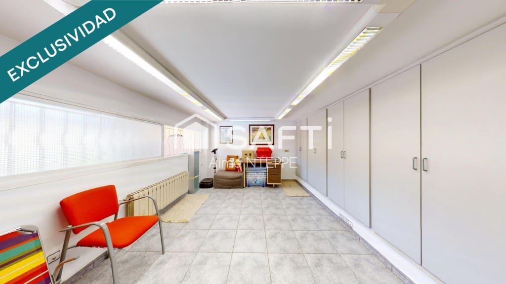 5 soverom Villa til salgs i Girona by med svømmebasseng garasje - € 630 000 (Ref: 9433294)