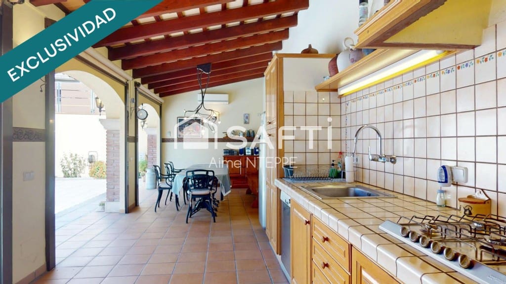 5 soverom Villa til salgs i Girona by med svømmebasseng garasje - € 630 000 (Ref: 9433294)
