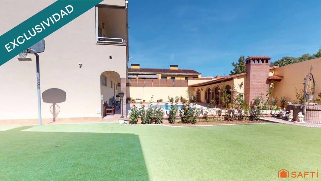 5 soverom Villa til salgs i Girona by med svømmebasseng garasje - € 630 000 (Ref: 9433294)