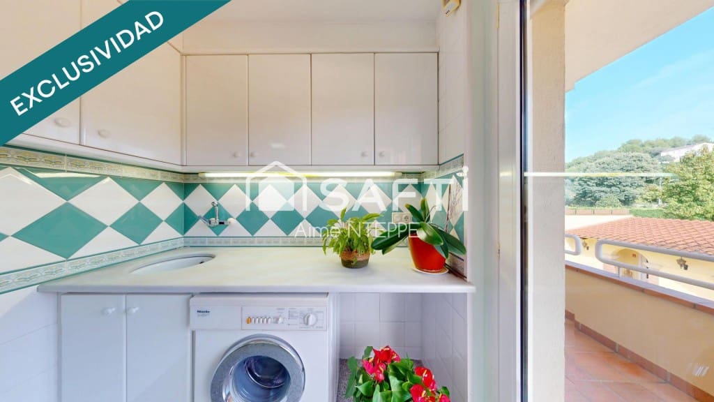 5 soverom Villa til salgs i Girona by med svømmebasseng garasje - € 630 000 (Ref: 9433294)