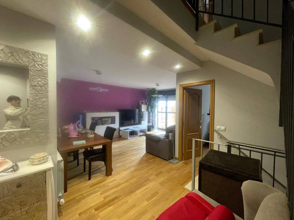 4 camera da letto Villetta a Schiera in vendita in Ponferrada con piscina garage - 375.000 € (Rif: 9433295)