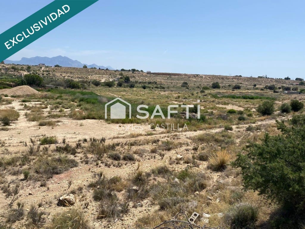 Rakentamaton maa myytävänä paikassa San Vicente / Sant Vicent del Raspeig - 125 000 € (Ref: 9437095)