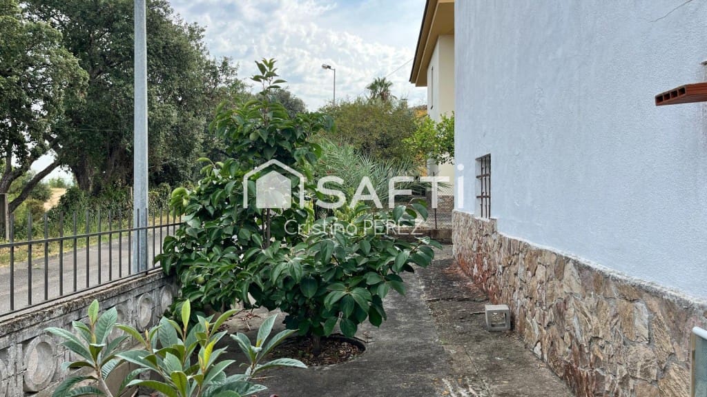 3 soveværelse Villa til salg i Blanes med garage - € 360.000 (Ref: 9437096)