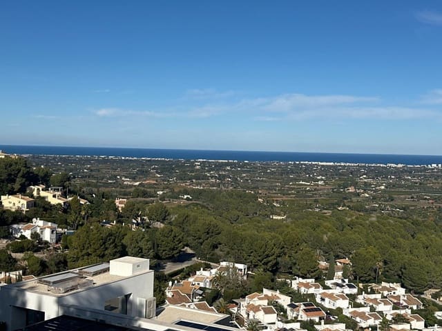 4 bedroom Villa for sale in Pedreguer with garage - € 440,000 (Ref: 9437102)