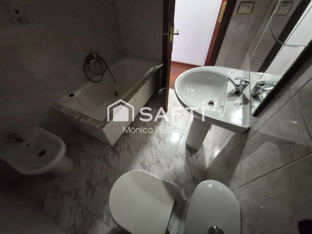 3 bedroom Apartment for sale in Arteixo with garage - € 180,000 (Ref: 9437107)