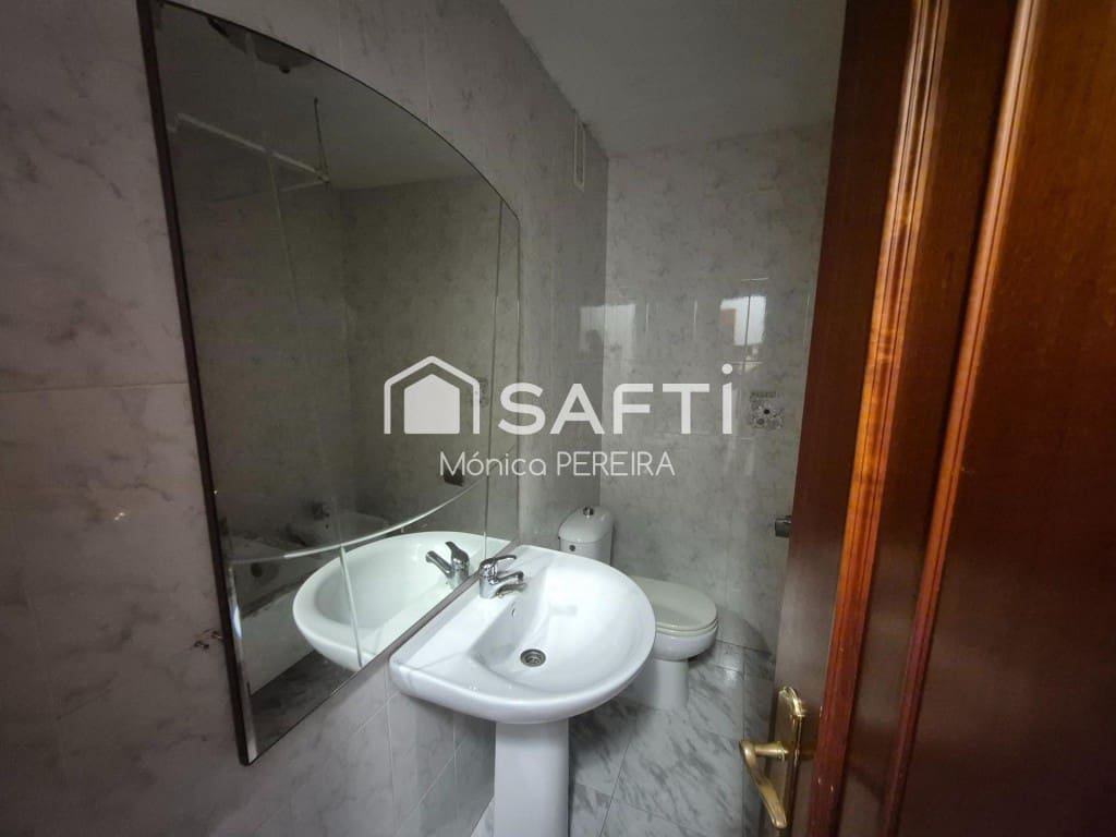 3 bedroom Apartment for sale in Arteixo with garage - € 180,000 (Ref: 9437107)