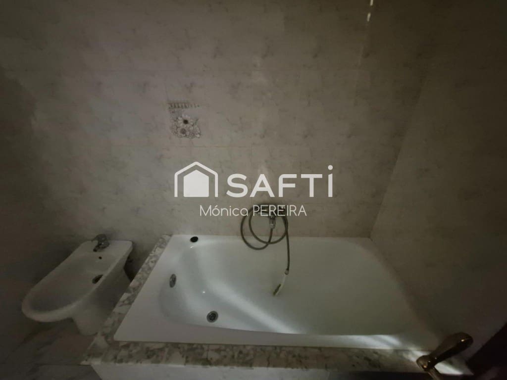 3 bedroom Apartment for sale in Arteixo with garage - € 180,000 (Ref: 9437107)