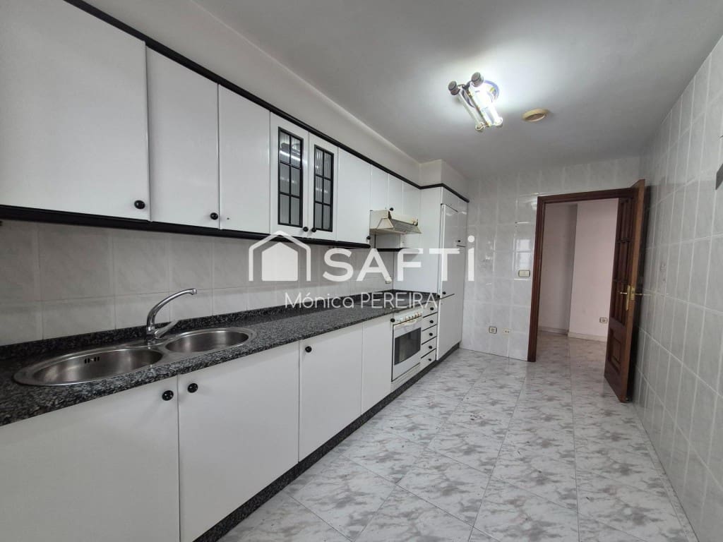 3 bedroom Apartment for sale in Arteixo with garage - € 180,000 (Ref: 9437107)