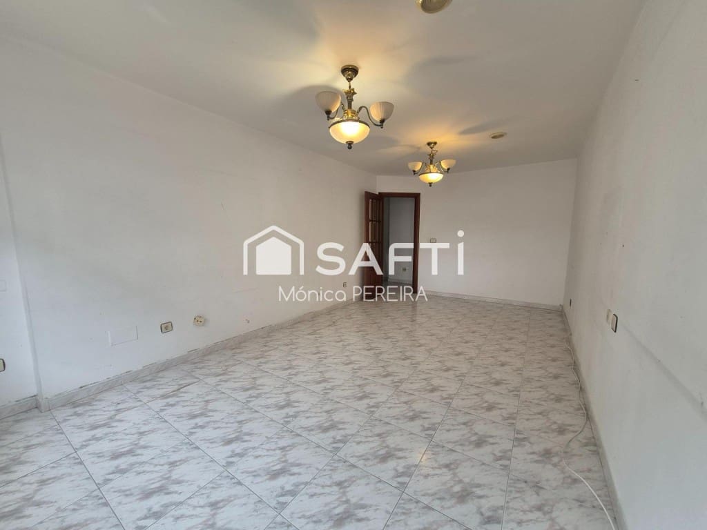 3 bedroom Apartment for sale in Arteixo with garage - € 180,000 (Ref: 9437107)