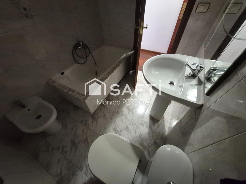 3 bedroom Apartment for sale in Arteixo with garage - € 180,000 (Ref: 9437107)