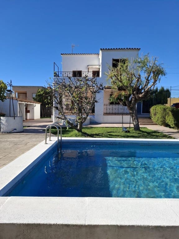 4 sovrum Villa till salu i Castello de la Plana med pool - 349 000 € (Ref: 9437110)