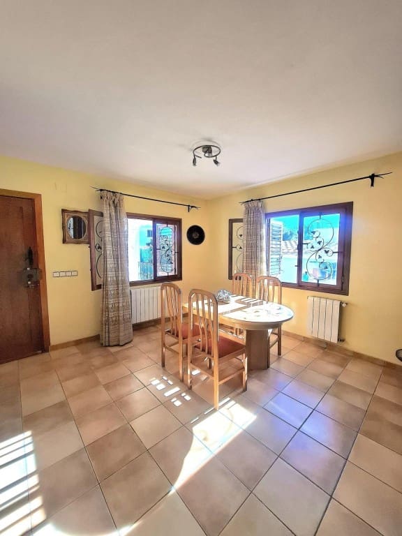 4 sovrum Villa till salu i Castello de la Plana med pool - 349 000 € (Ref: 9437110)