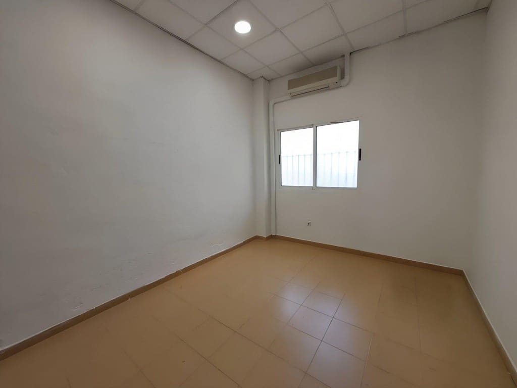 Erhverv til salg i Ontinyent - € 140.000 (Ref: 9439960)