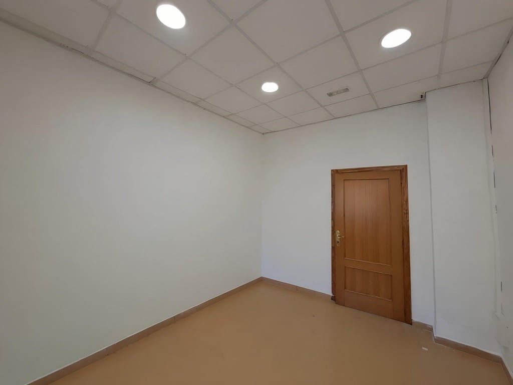 Erhverv til salg i Ontinyent - € 140.000 (Ref: 9439960)