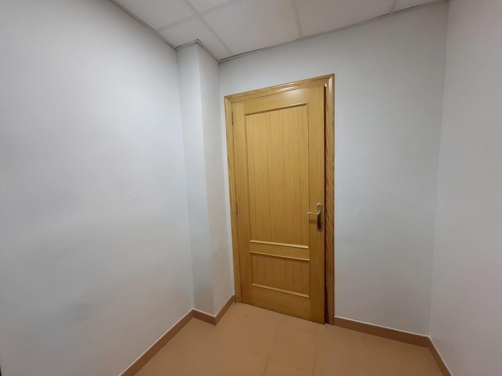 Erhverv til salg i Ontinyent - € 140.000 (Ref: 9439960)