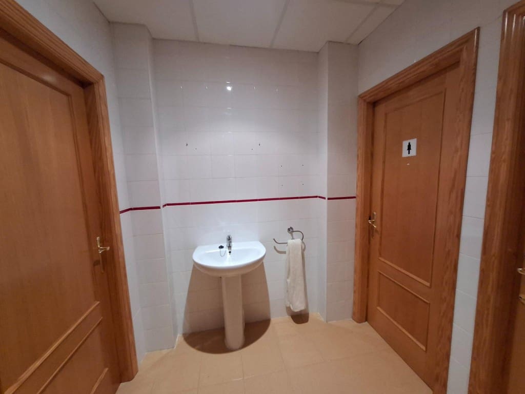 Erhverv til salg i Ontinyent - € 140.000 (Ref: 9439960)