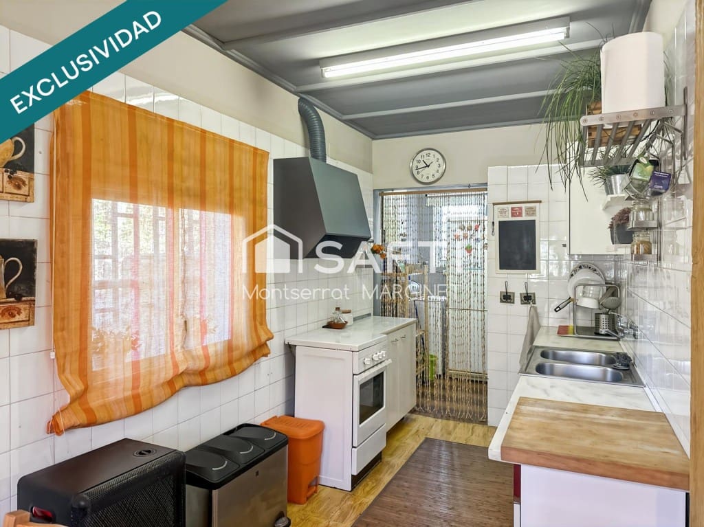 3 bedroom Finca/Country House for sale in Borreda - € 189,000 (Ref: 9439961)