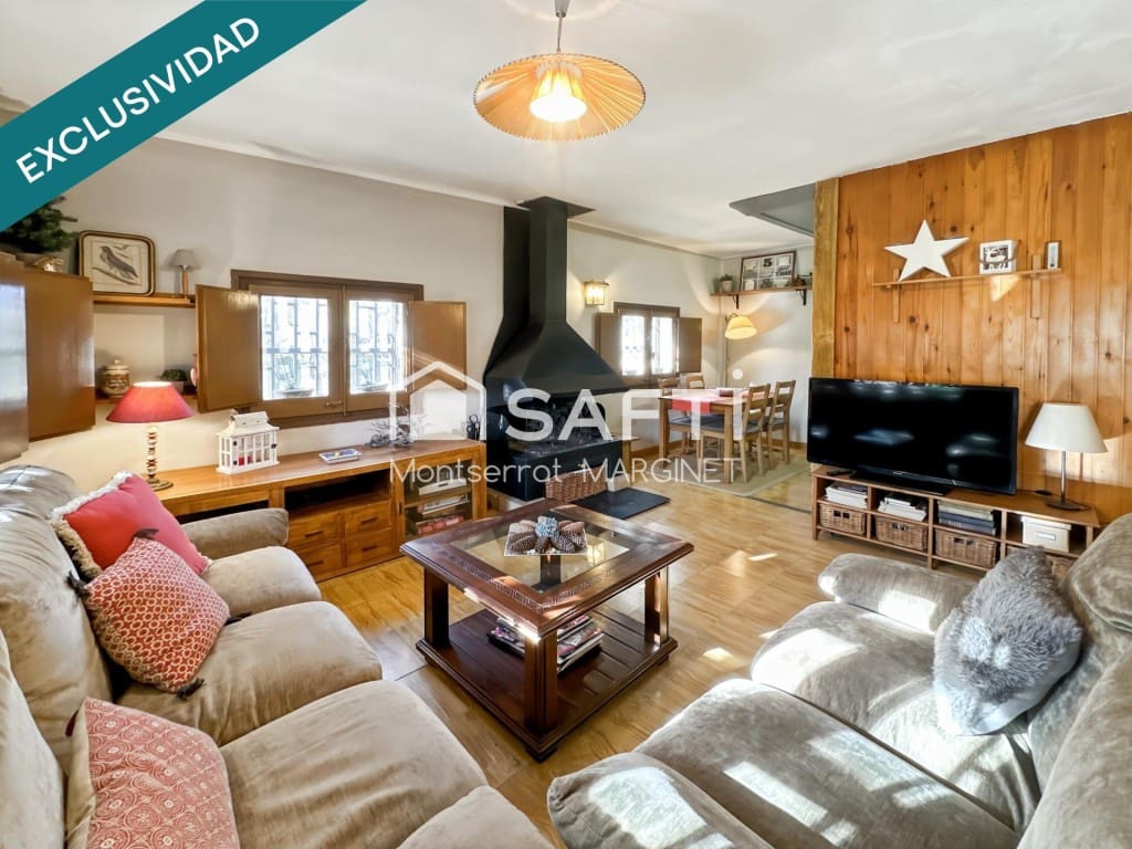 3 bedroom Finca/Country House for sale in Borreda - € 189,000 (Ref: 9439961)