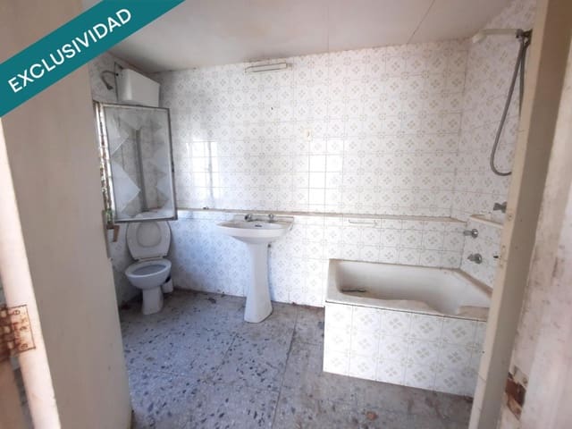6 slaapkamer Villa te koop in Sagunto / Sagunt met garage - € 56.000 (Ref: 9439963)