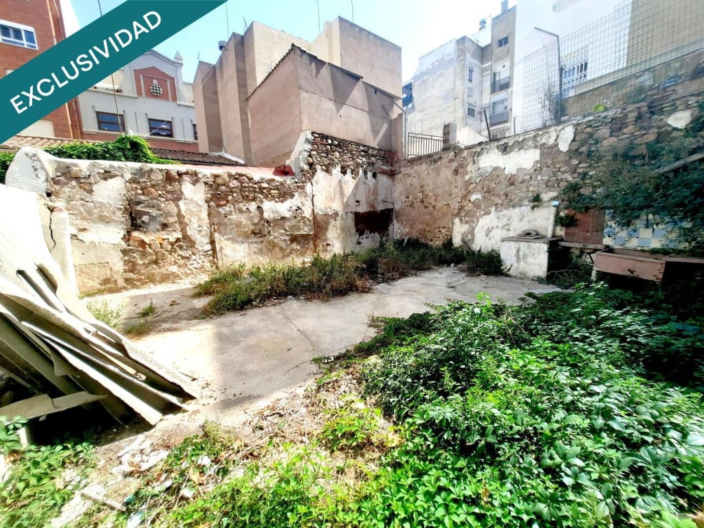 6 bedroom Villa for sale in Sagunto / Sagunt with garage - € 56,000 (Ref: 9439963)