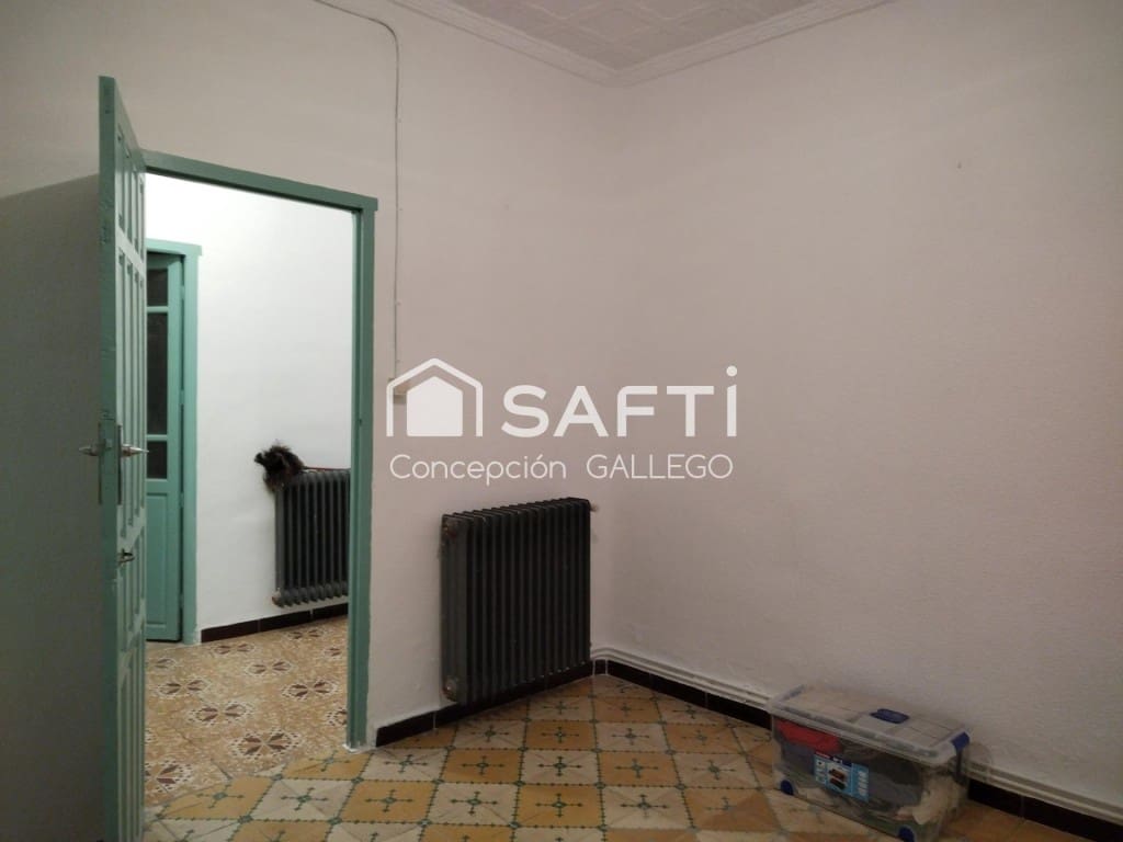 4 slaapkamer Villa te koop in Alcazar de San Juan met garage - € 115.000 (Ref: 9439964)