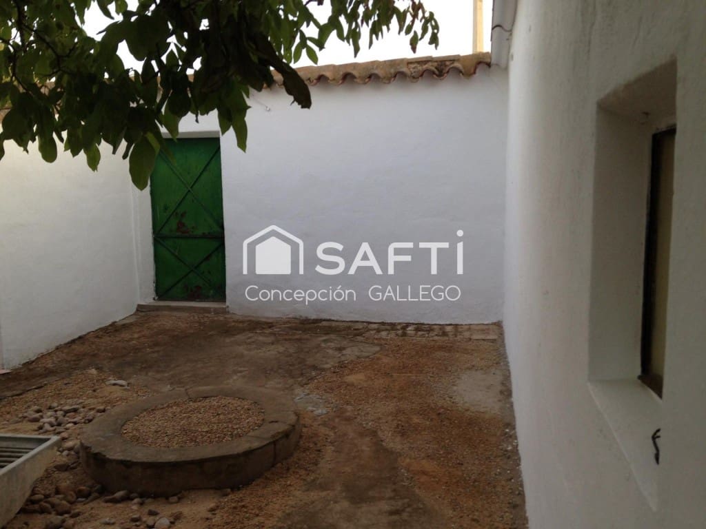4 slaapkamer Villa te koop in Alcazar de San Juan met garage - € 115.000 (Ref: 9439964)
