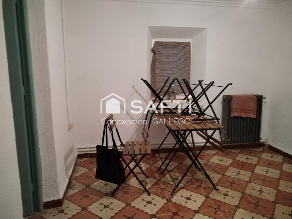 4 slaapkamer Villa te koop in Alcazar de San Juan met garage - € 115.000 (Ref: 9439964)
