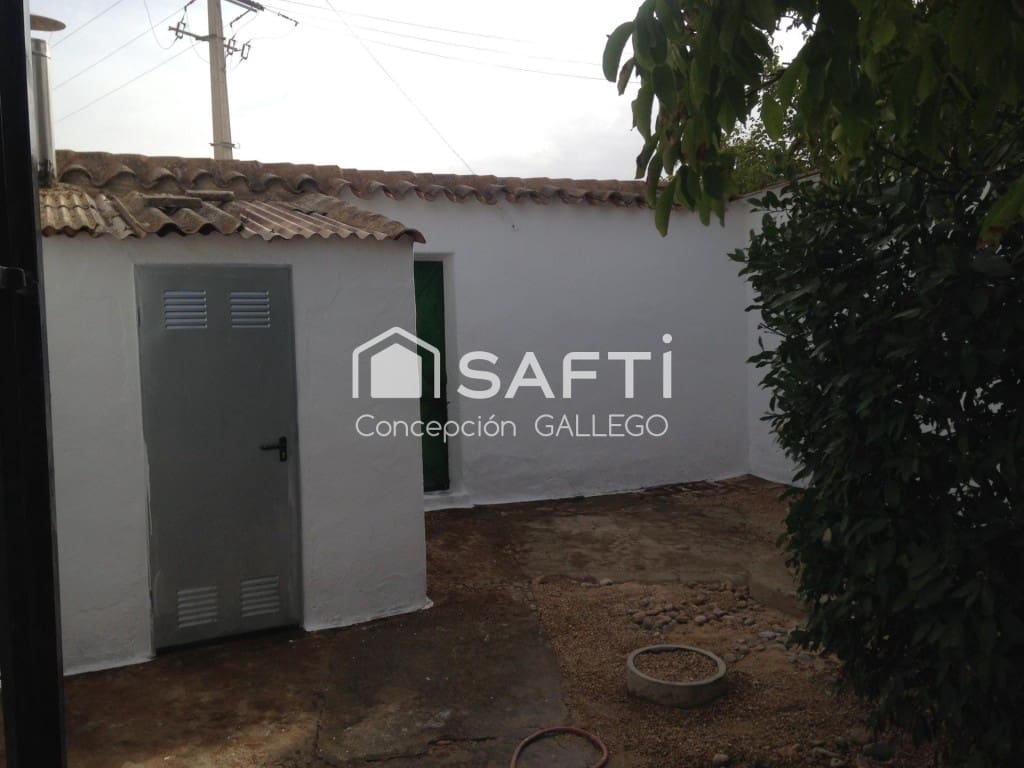 4 slaapkamer Villa te koop in Alcazar de San Juan met garage - € 115.000 (Ref: 9439964)