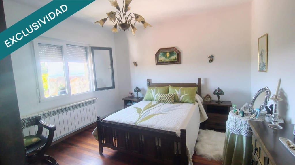 4 sovrum Villa till salu i Santiago de Compostela - 330 000 € (Ref: 9439965)