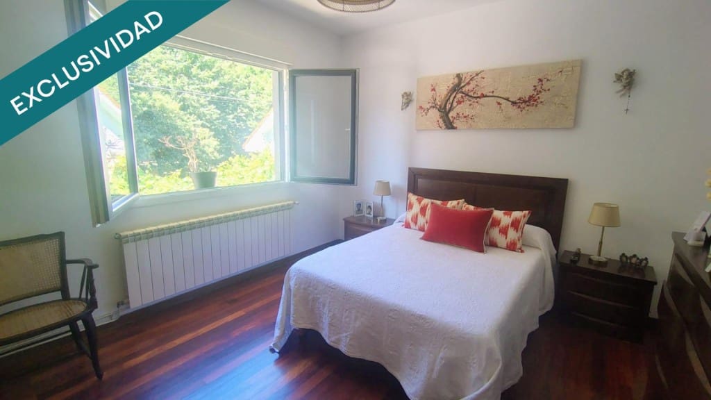 4 sovrum Villa till salu i Santiago de Compostela - 330 000 € (Ref: 9439965)