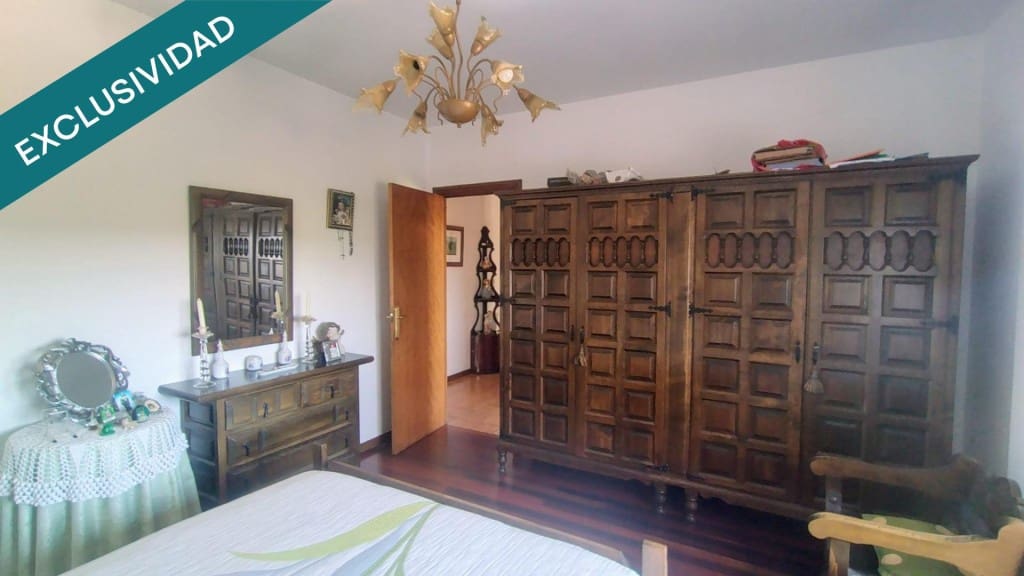 4 sovrum Villa till salu i Santiago de Compostela - 330 000 € (Ref: 9439965)