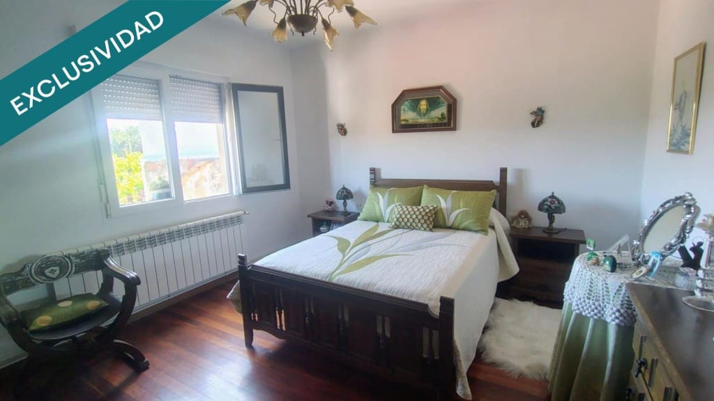 4 sovrum Villa till salu i Santiago de Compostela - 330 000 € (Ref: 9439965)