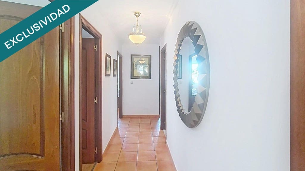 4 sovrum Villa till salu i Santiago de Compostela - 330 000 € (Ref: 9439965)