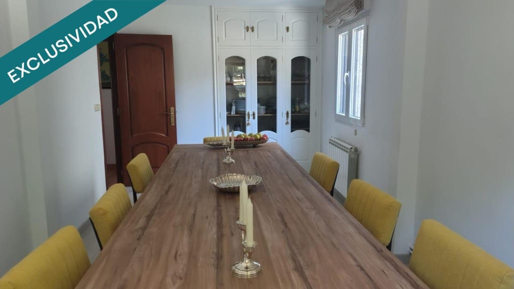 4 sovrum Villa till salu i Santiago de Compostela - 330 000 € (Ref: 9439965)