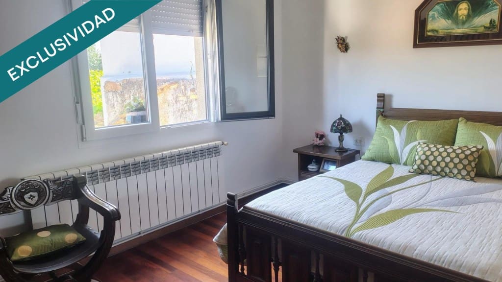 4 sovrum Villa till salu i Santiago de Compostela - 330 000 € (Ref: 9439965)