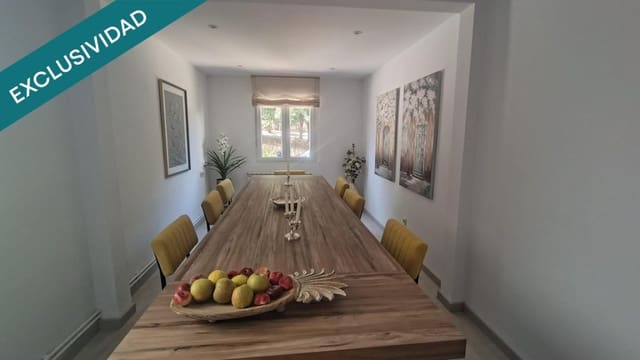 4 sovrum Villa till salu i Santiago de Compostela - 330 000 € (Ref: 9439965)