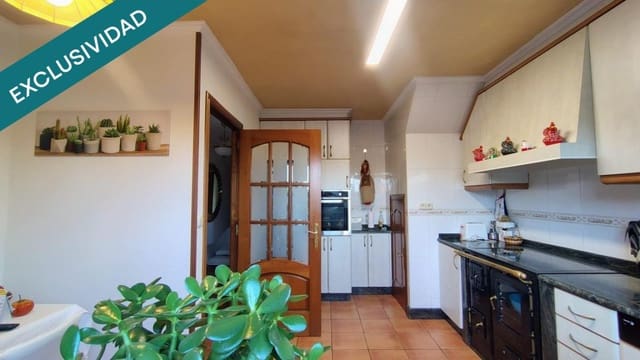 4 sovrum Villa till salu i Santiago de Compostela - 330 000 € (Ref: 9439965)