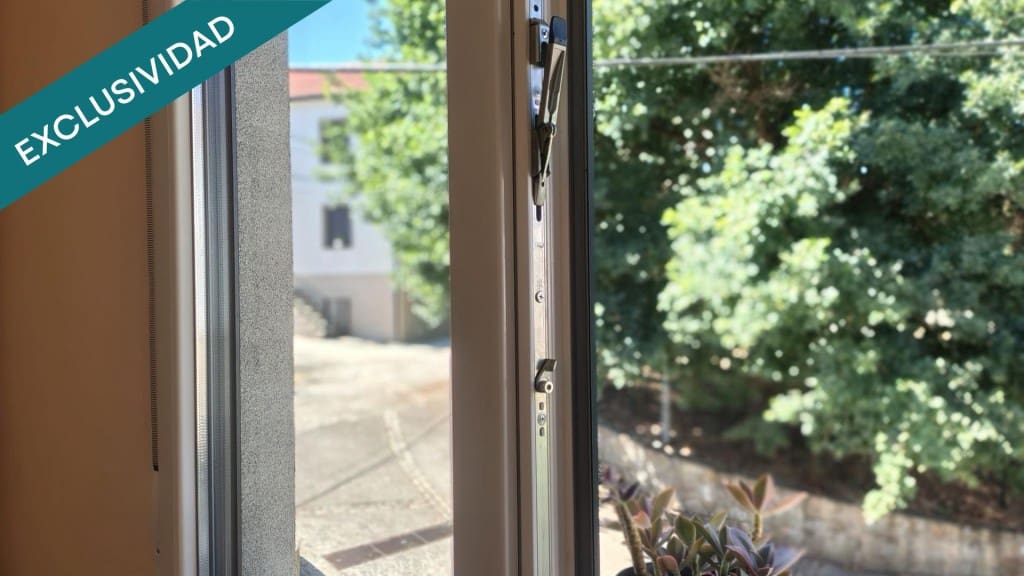 4 sovrum Villa till salu i Santiago de Compostela - 330 000 € (Ref: 9439965)