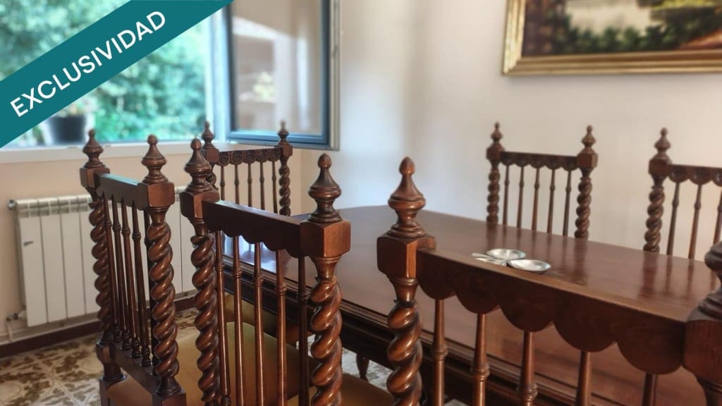 4 sovrum Villa till salu i Santiago de Compostela - 330 000 € (Ref: 9439965)