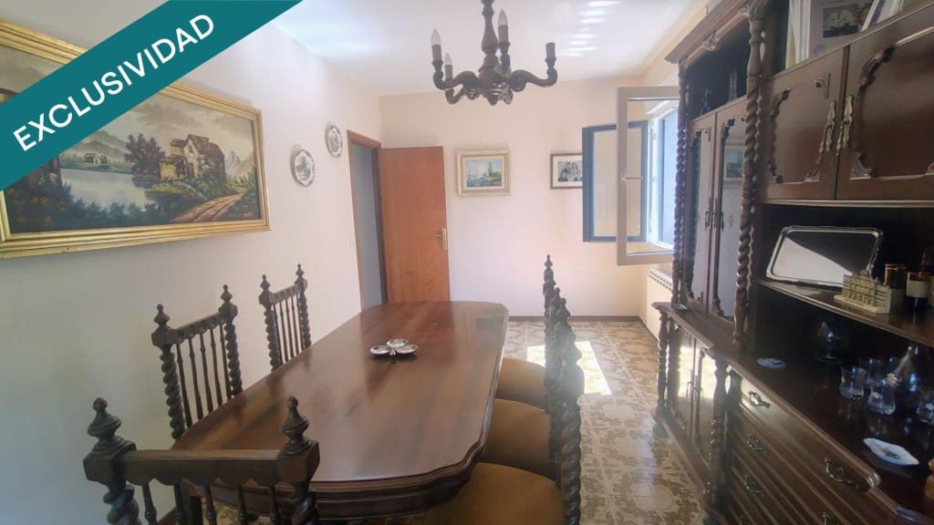 4 sovrum Villa till salu i Santiago de Compostela - 330 000 € (Ref: 9439965)