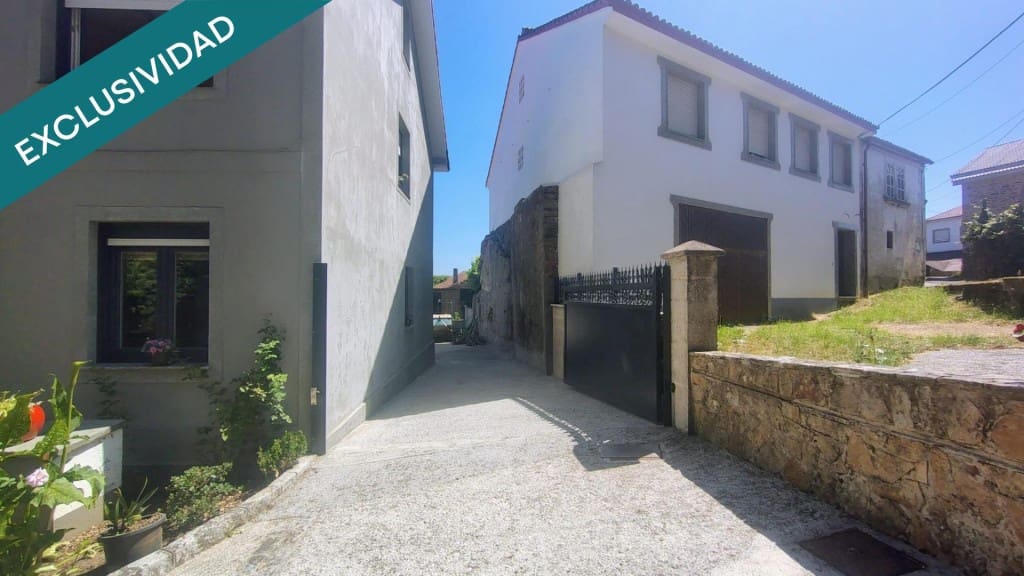 4 sovrum Villa till salu i Santiago de Compostela - 330 000 € (Ref: 9439965)