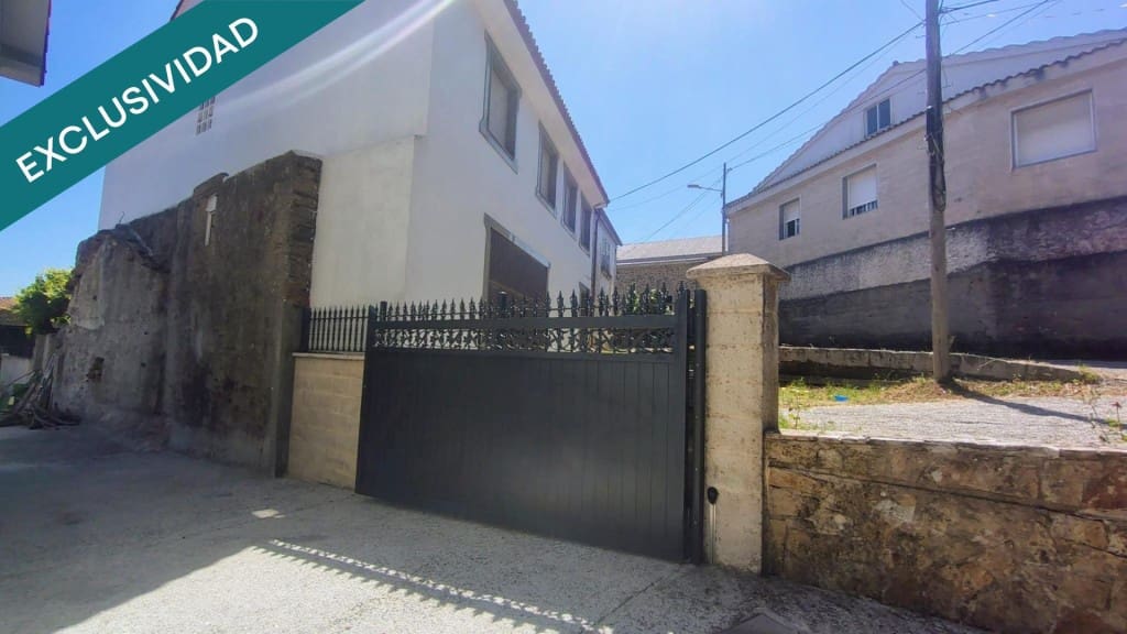4 sovrum Villa till salu i Santiago de Compostela - 330 000 € (Ref: 9439965)