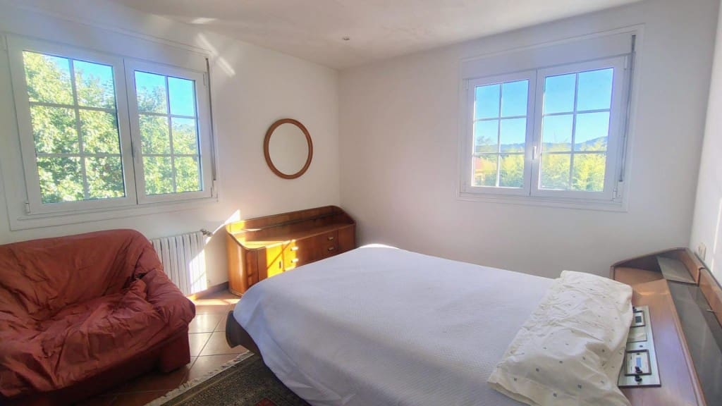 7 soveværelse Villa til salg i Teo - € 330.000 (Ref: 9439966)