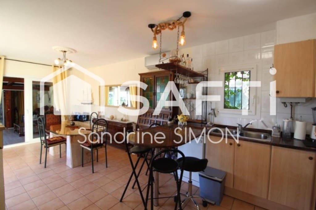 5 quarto Moradia para venda em Lloret de Mar com piscina - 449 000 € (Ref: 9439967)