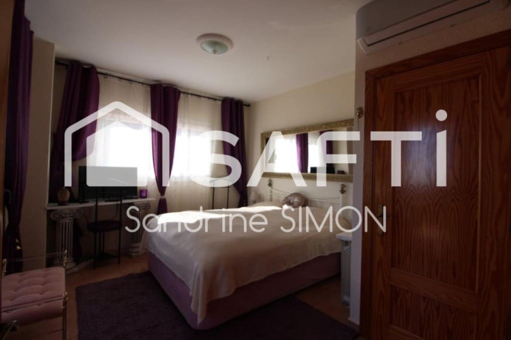 5 quarto Moradia para venda em Lloret de Mar com piscina - 449 000 € (Ref: 9439967)