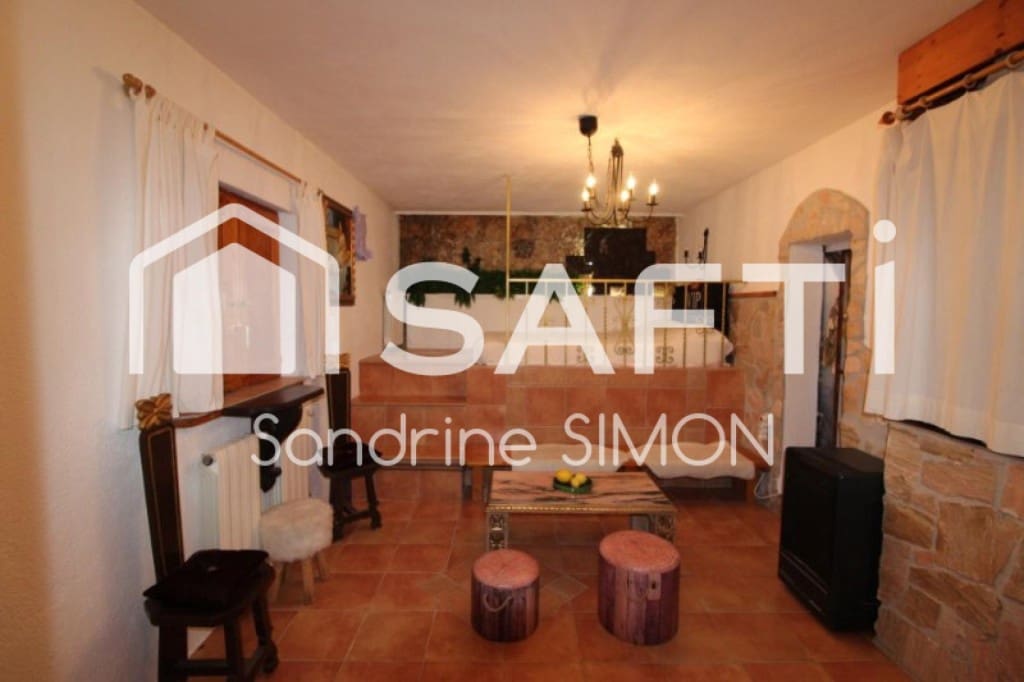 5 quarto Moradia para venda em Lloret de Mar com piscina - 449 000 € (Ref: 9439967)