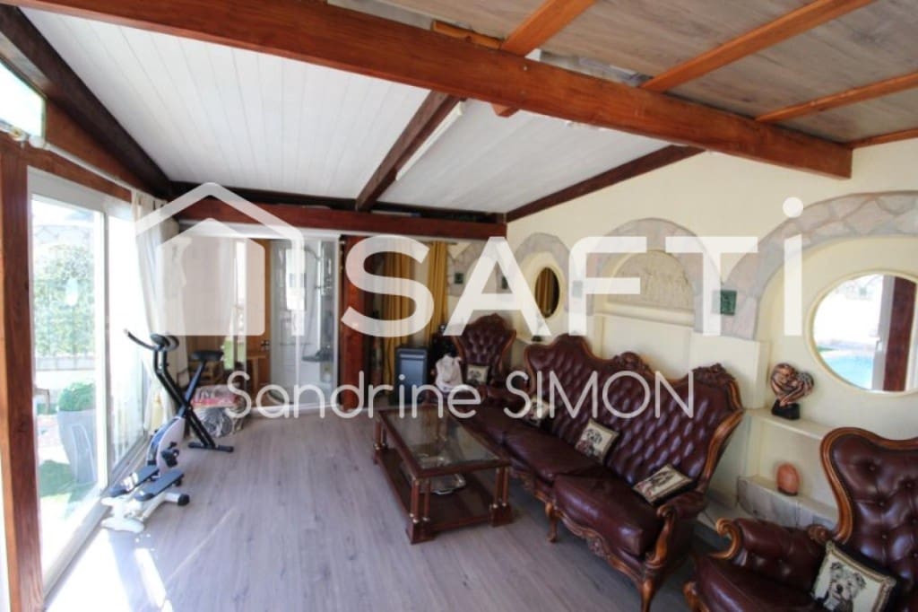 5 quarto Moradia para venda em Lloret de Mar com piscina - 449 000 € (Ref: 9439967)