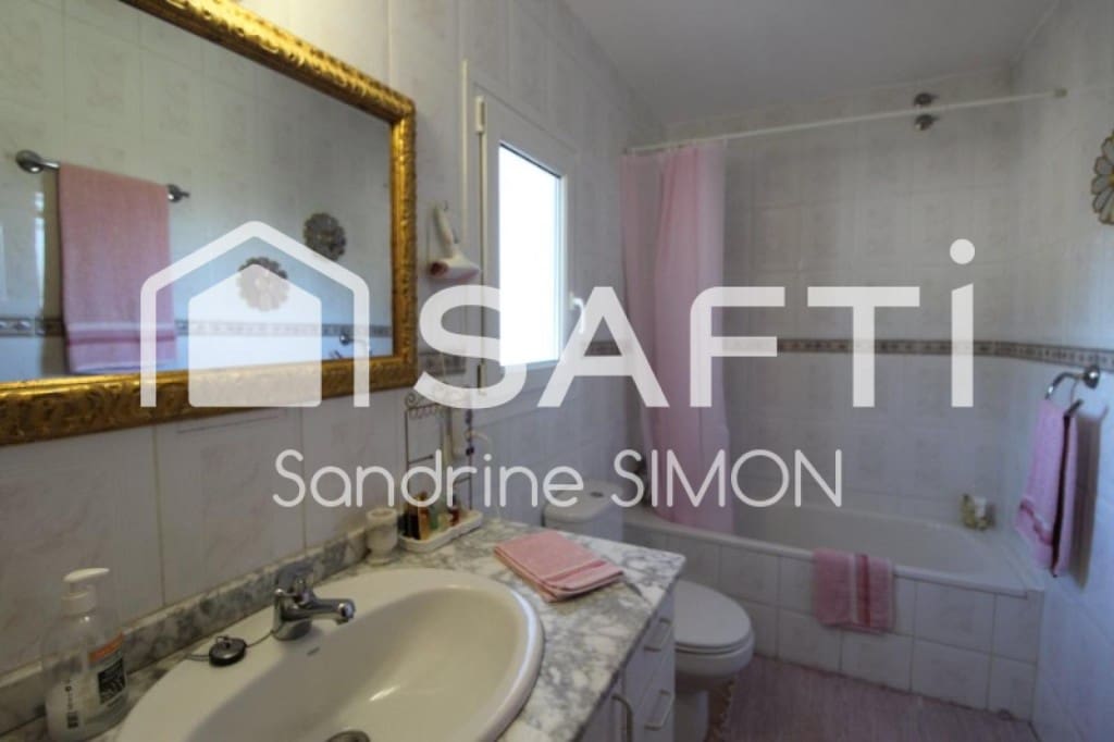 5 quarto Moradia para venda em Lloret de Mar com piscina - 449 000 € (Ref: 9439967)