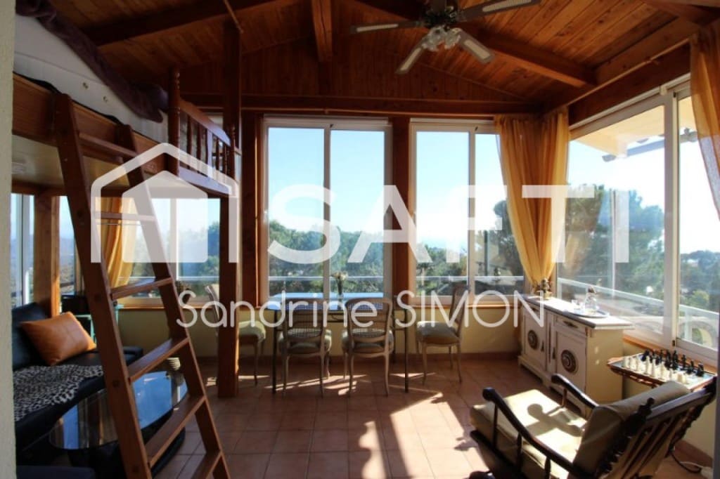 5 quarto Moradia para venda em Lloret de Mar com piscina - 449 000 € (Ref: 9439967)